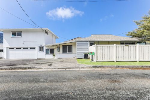 3305 E Manoa Rd, Honolulu, HI, 96822-1328 | Card Image