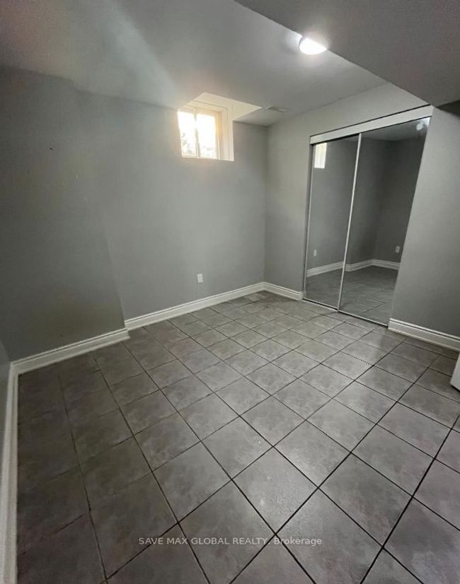 BASEMENT-2-ROOM-UNIT - 61 Canarvan Crt, House other with 2 bedrooms, 1 bathrooms and 1 parking in Brampton ON | Image 6