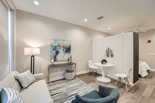 unit-208-1800 E 4th St, Austin, TX, 78702-4461 | Card Image
