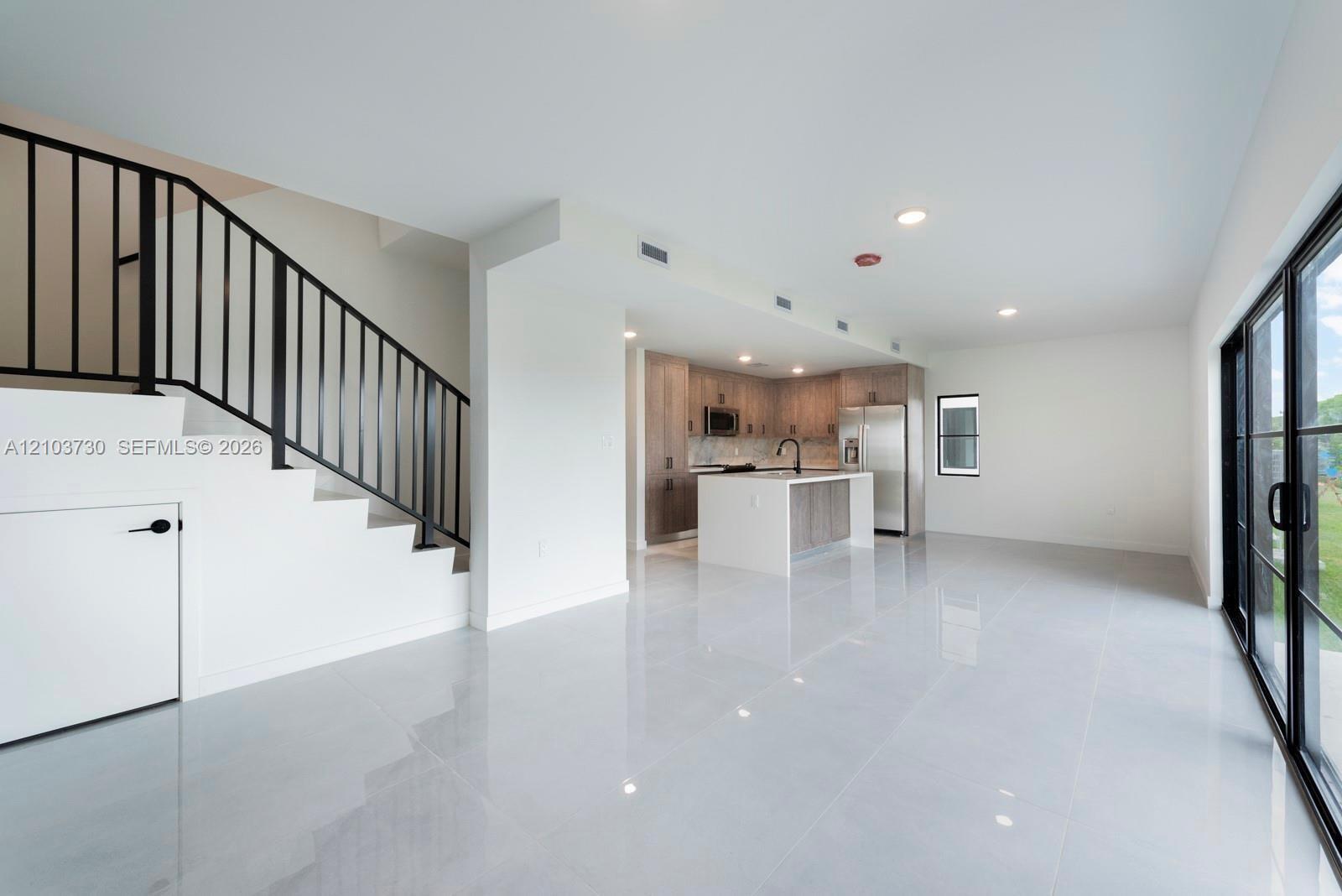 Residential Lease in Florida City 3