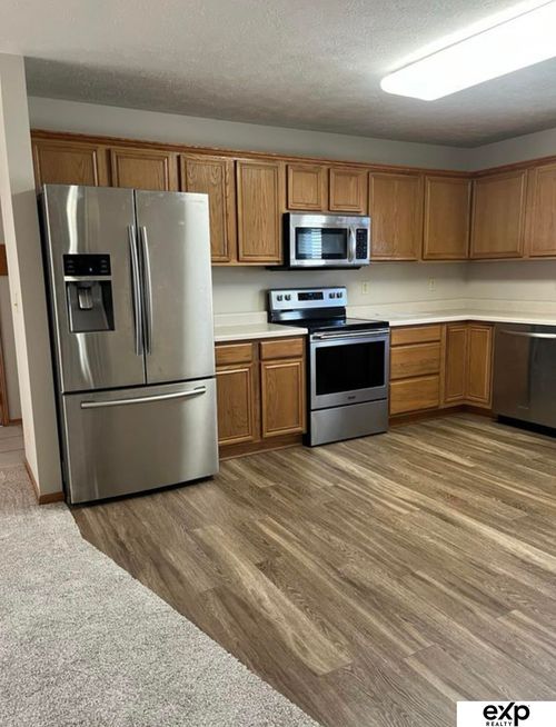 7433 S 28th St, Lincoln, NE, 68516-5812 | Card Image