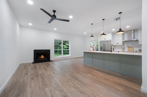 121-8601 Park Ln, Dallas, TX, 75231-1301 | Card Image