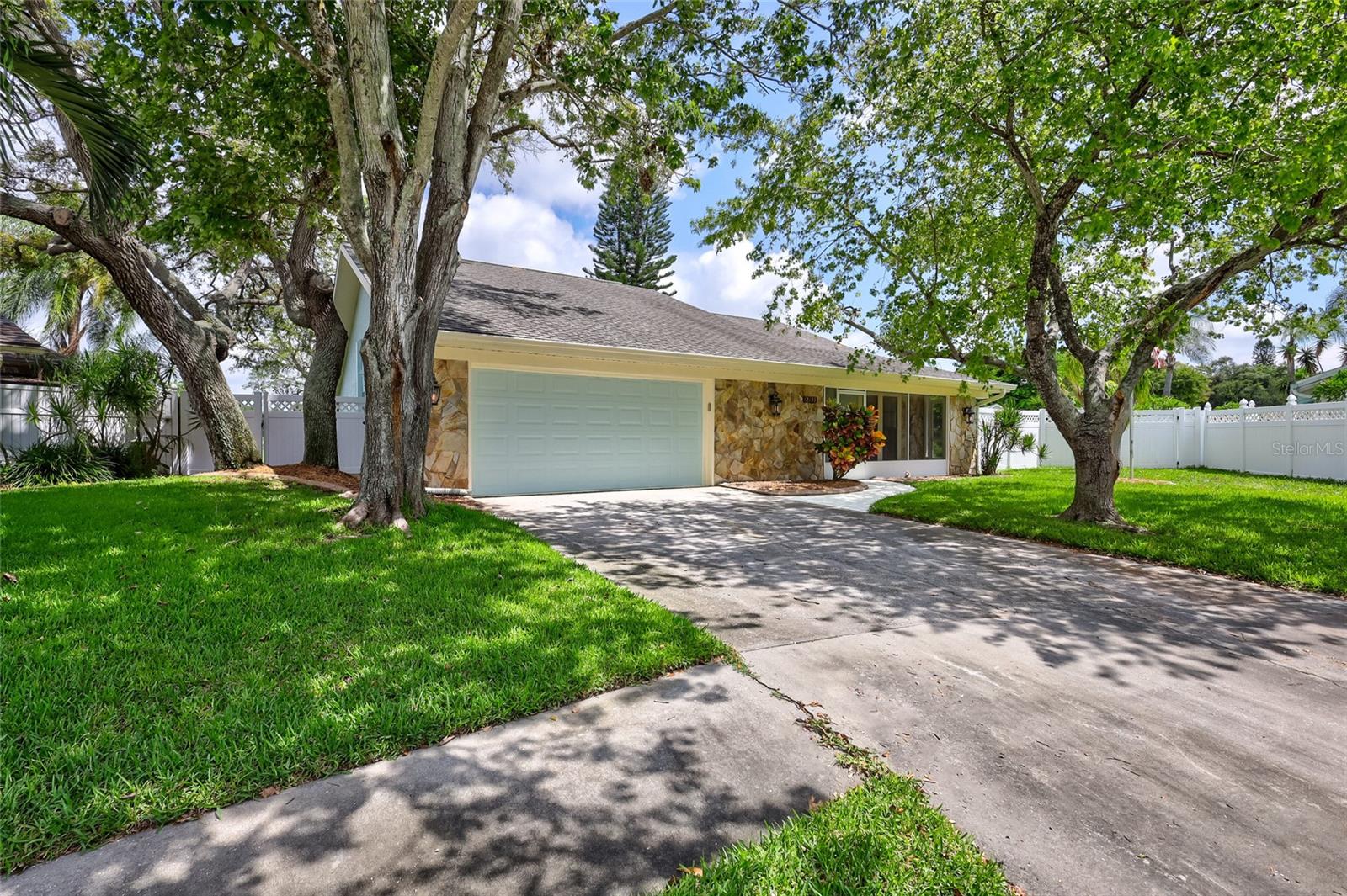 Meadowbrook Ln, Largo, FL 33774