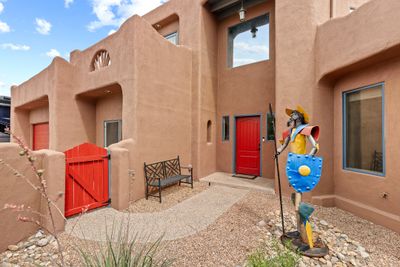 Front Courtyard | Image 3