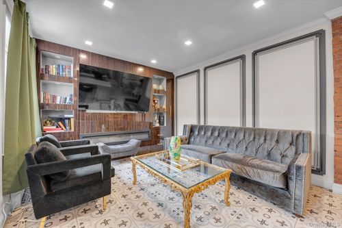 apt-a4-284 Central Ave, Lawrence, NY, 11559-1643 | Card Image