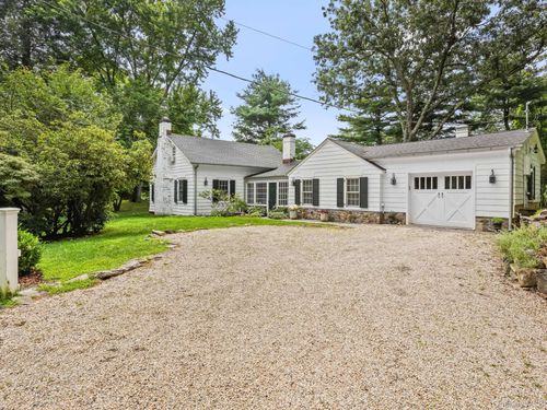 8 S Bedford Rd, Pound Ridge, NY, 10576-2014 | Card Image