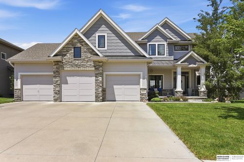 19012 Ridgemont St, Omaha, NE, 68136-4228 | Card Image