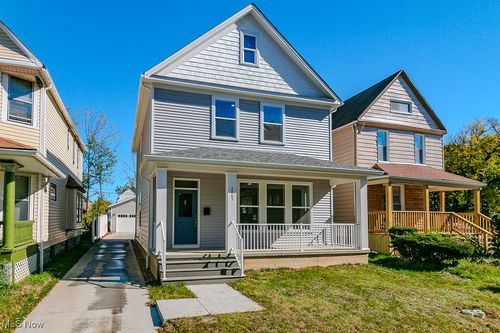 2265 E 97th St, Cleveland, OH, 44106-3555 | Card Image