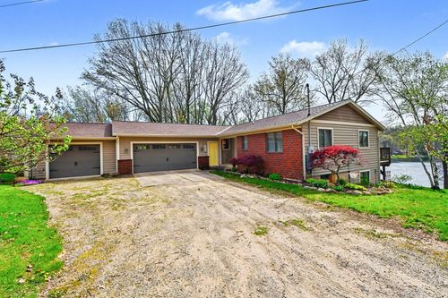 3050 Kenyon Ln, Middleville, MI, 49333-9176 | Card Image