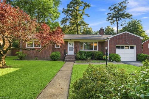 5 Timberline Cres, Newport News, VA, 23606-3902 | Card Image