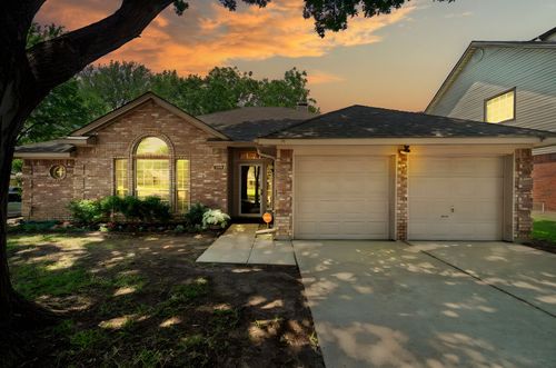 7501 Lake Arrowhead Dr, Fort Worth, TX, 76137-3704 | Card Image