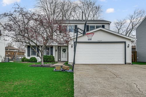 20607 S Acorn Ridge Dr, Frankfort, IL, 60423-8143 | Card Image