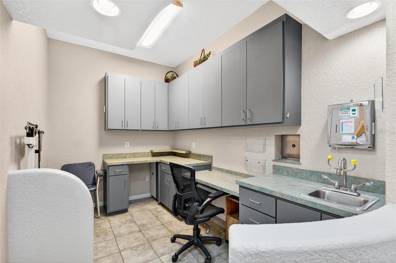 Commercial Sale in EUSTIS 4