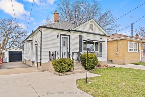 27 Lorne Street, St Catharines, ON, L2P3C6 | Card Image