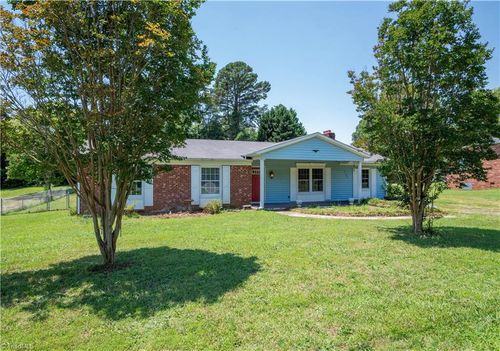 5740 Murray Rd, Winston Salem, NC, 27106-8622 | Card Image