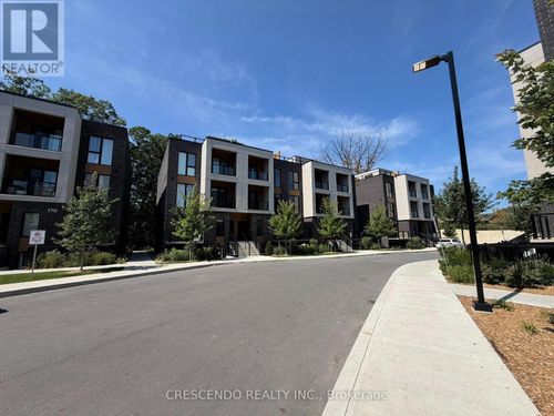 8-176 Clonmore Dr, Scarborough, ON, M1N0B9 | Card Image