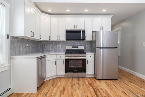 320-318 Beach 88th St, Rockaway Beach, NY, 11693-1421 | Card Image
