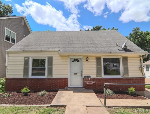 439 Caroline Avenue, Kirkwood, MO, 63122 | Card Image