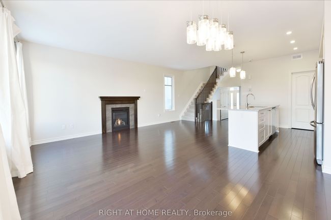256 Brambling Way, House attached with 3 bedrooms, 3 bathrooms and 1 parking in Nepean ON | Image 11