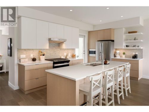 17-3719 Woodsdale Rd, Lake Country, BC, V4V1X2 | Card Image