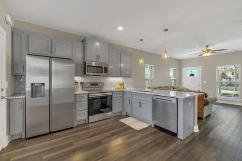 2d-555 Gresham Ln, Murfreesboro, TN, 37129-4190 | Card Image