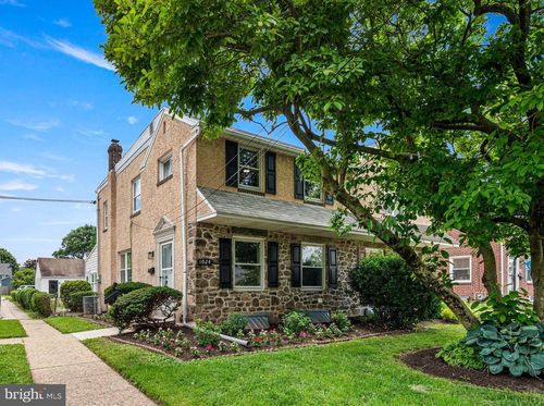 1024 W Bridge St, PHOENIXVILLE, PA, 19460-4219 | Card Image