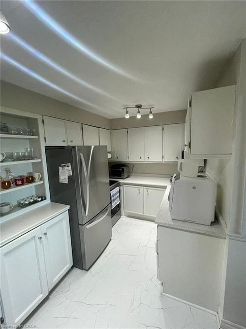 1505-225 Harvard Pl, Waterloo, ON, N2J4H4 | Card Image