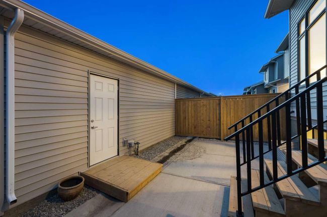 25 Larkspur Bend, Home with 3 bedrooms, 2 bathrooms and 2 parking in Okotoks AB | Image 43