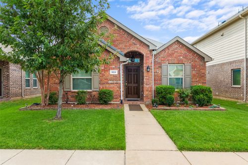 9124 Wayne St, Cross Roads, TX, 76227-8310 | Card Image