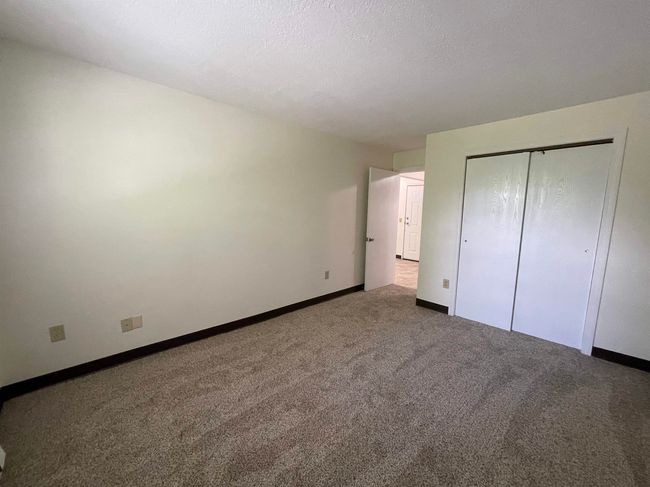 APT-34 - 11 Railroad Ave, Condo with 2 bedrooms, 1 bathrooms and null parking in Derry NH | Image 22