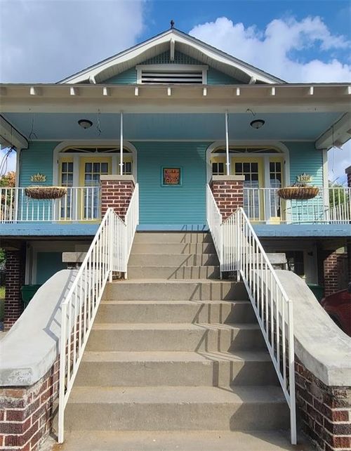 1318 Monroe St, Gretna, LA, 70053-3239 | Card Image