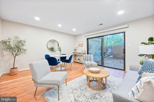 2340 Southgate Sq, RESTON, VA, 20191-1237 | Card Image