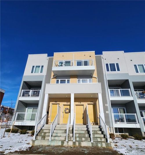118 Seabrook Dr, Kitchener, ON, N2R0R7 | Card Image