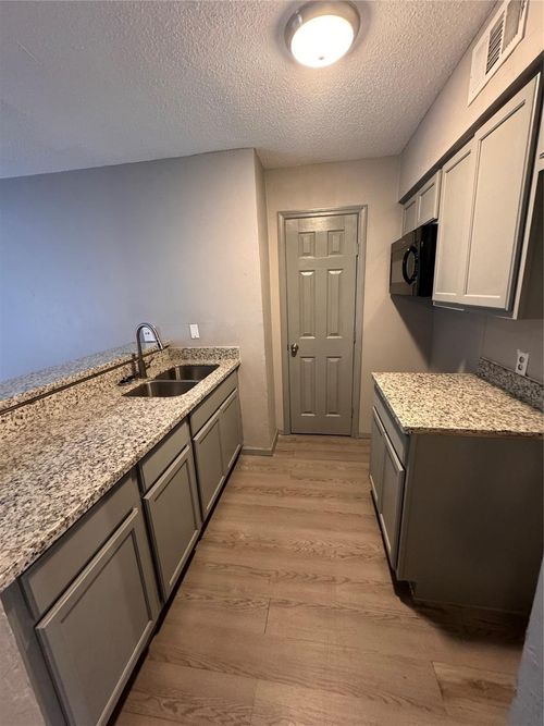 apt-17-610 Ferry Rd, Galveston, TX, 77550-3139 | Card Image