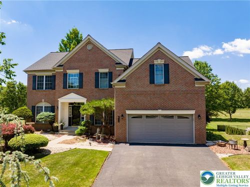 5331 Greenbriar Dr, Bethlehem, PA, 18017-9207 | Card Image