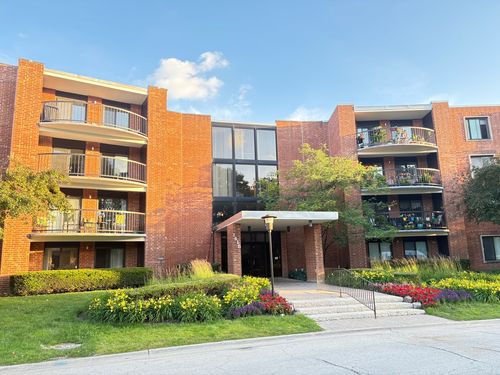 203a-1415 Central Rd, Arlington Heights, IL, 60005-3318 | Card Image