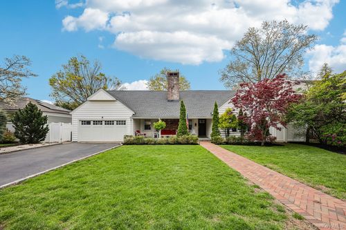 20 Arizona Ave, Rockville Centre, NY, 11570-1403 | Card Image