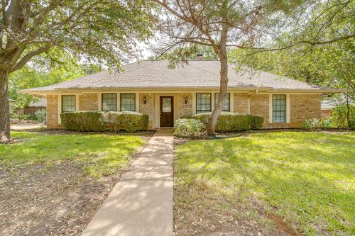 2907 Creekwood Dr, Grapevine, TX, 76051-5662 | Card Image