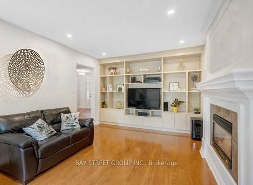 1485 Greenbriar Dr, Oakville, ON, L6M1Y9 | Card Image
