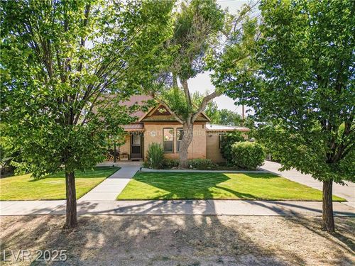 60 S 100 W, Parowan, UT, 84761 | Card Image