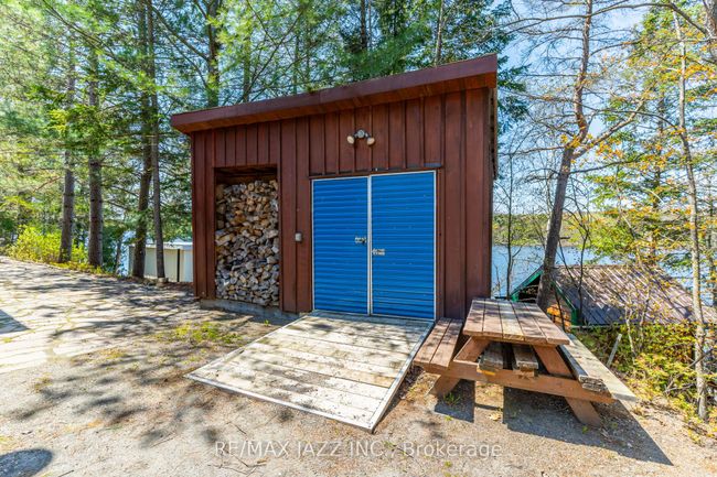 1092 Briscoe Dr, House other with 3 bedrooms, 2 bathrooms and 6 parking in Algonquin Highlands ON | Image 35