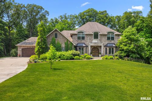 300 Wolf Crossing Dr, Morton, IL, 61550-7803 | Card Image