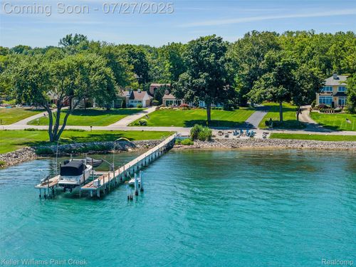 22220 E River Rd, Grosse Ile, MI, 48138-1385 | Card Image