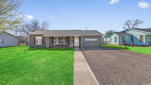 420 Wallace St, Seguin, TX, 78155-5938 | Card Image