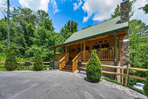 bearpawhideaway-1728 Scenic Woods Way, Sevierville, TN, 37876 | Card Image