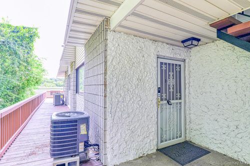 1d-104 Baldwin Ln, Newburgh, NY, 12550-8607 | Card Image