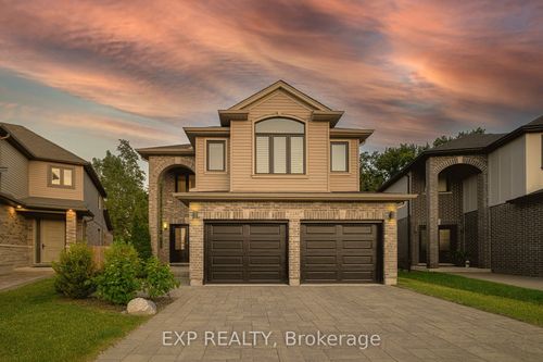 {{alt}} | Card Image