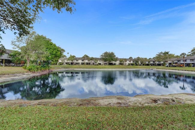 2407 - 3325 Carambola Cir S, Condo with 2 bedrooms, 3 bathrooms and null parking in Coconut Creek FL | Image 33