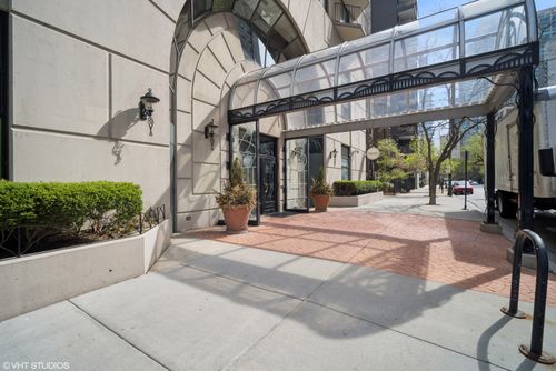 apt-606-70 Huron St, Chicago, IL, 60654-3842 | Card Image