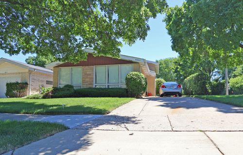 8801 Lowell Ter, Skokie, IL, 60076-1839 | Card Image